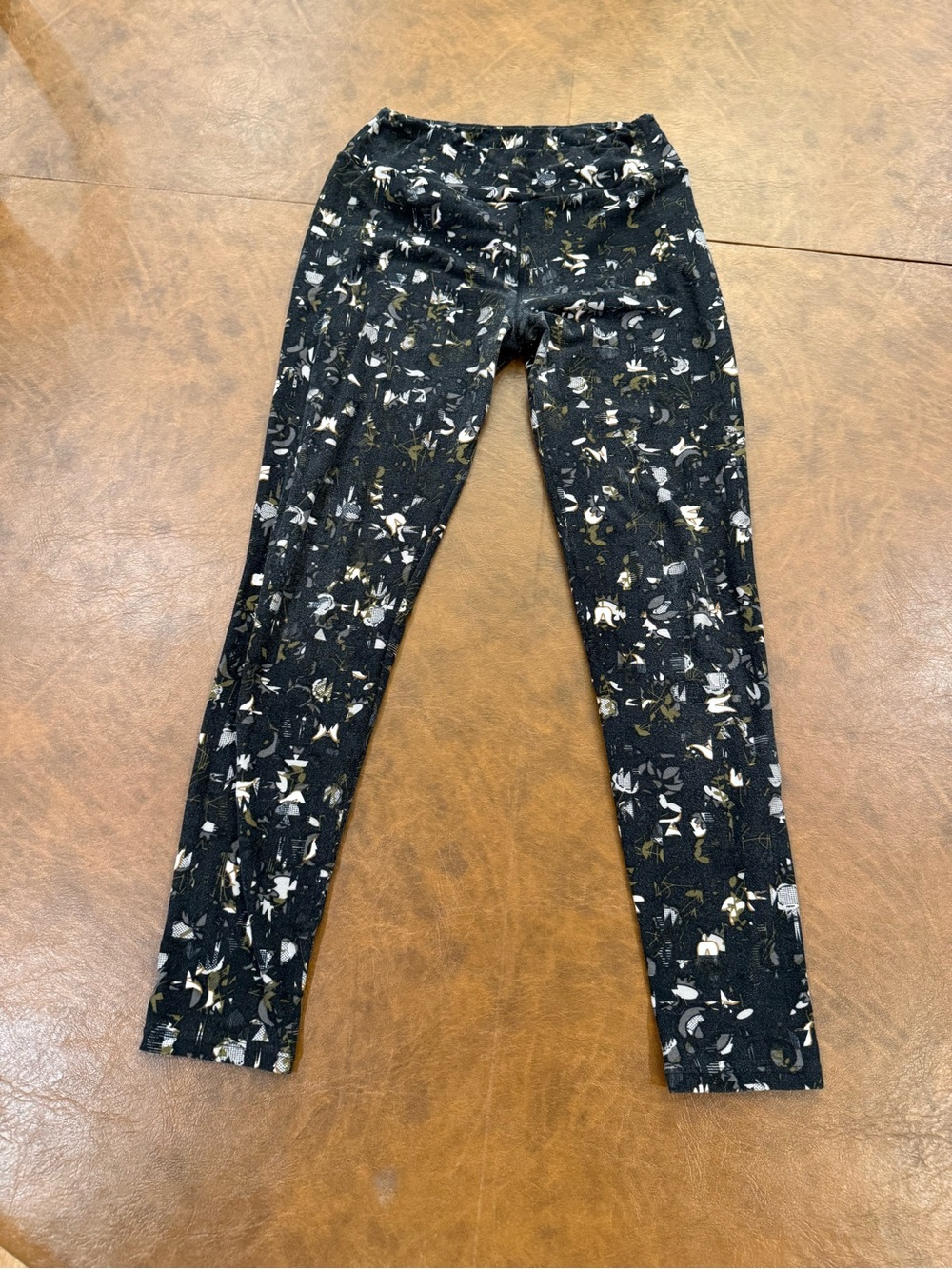LulaRose Black Floral Print Women’s Leggings